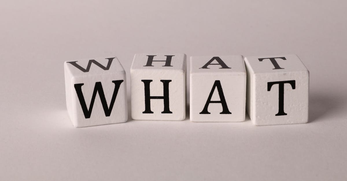 What are the qualifications for a consultant?