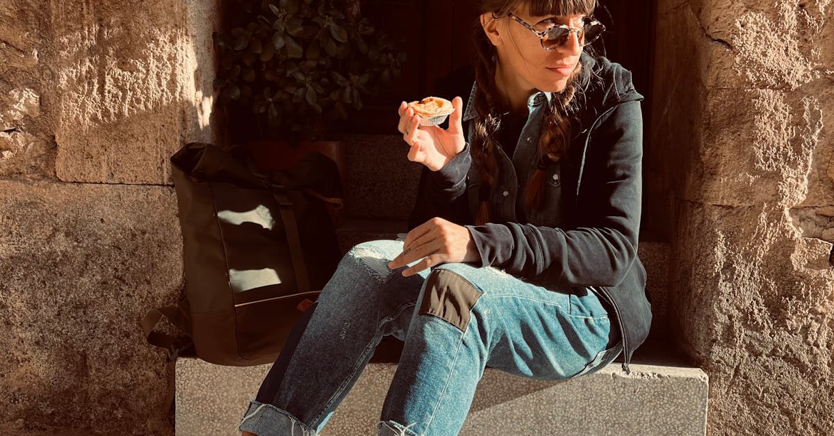 What are the 10 steps of a haircoloring client consultation?